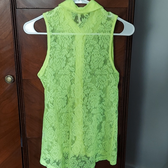 Kirra neon yellow lace button up - Picture 4 of 6